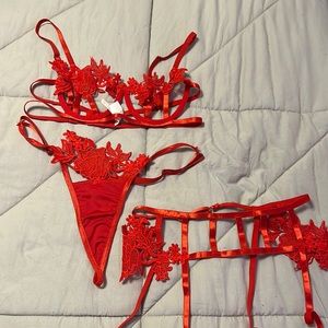 Cut-out Crochet Underwire Garter Lingerie Set